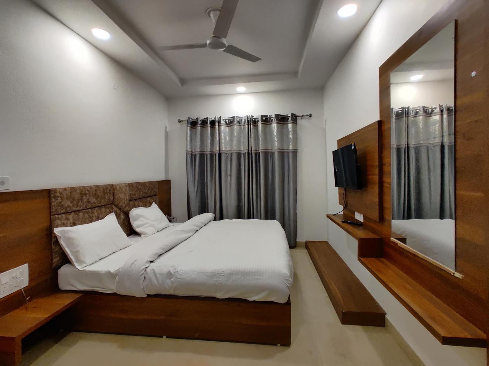 Hotel Golden Pearls By Mp Amritsar